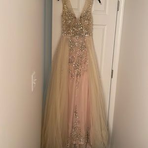 BEAUTIFUL BREATHTAKING CHAMPAGNE PROM/WEDDING DRESS